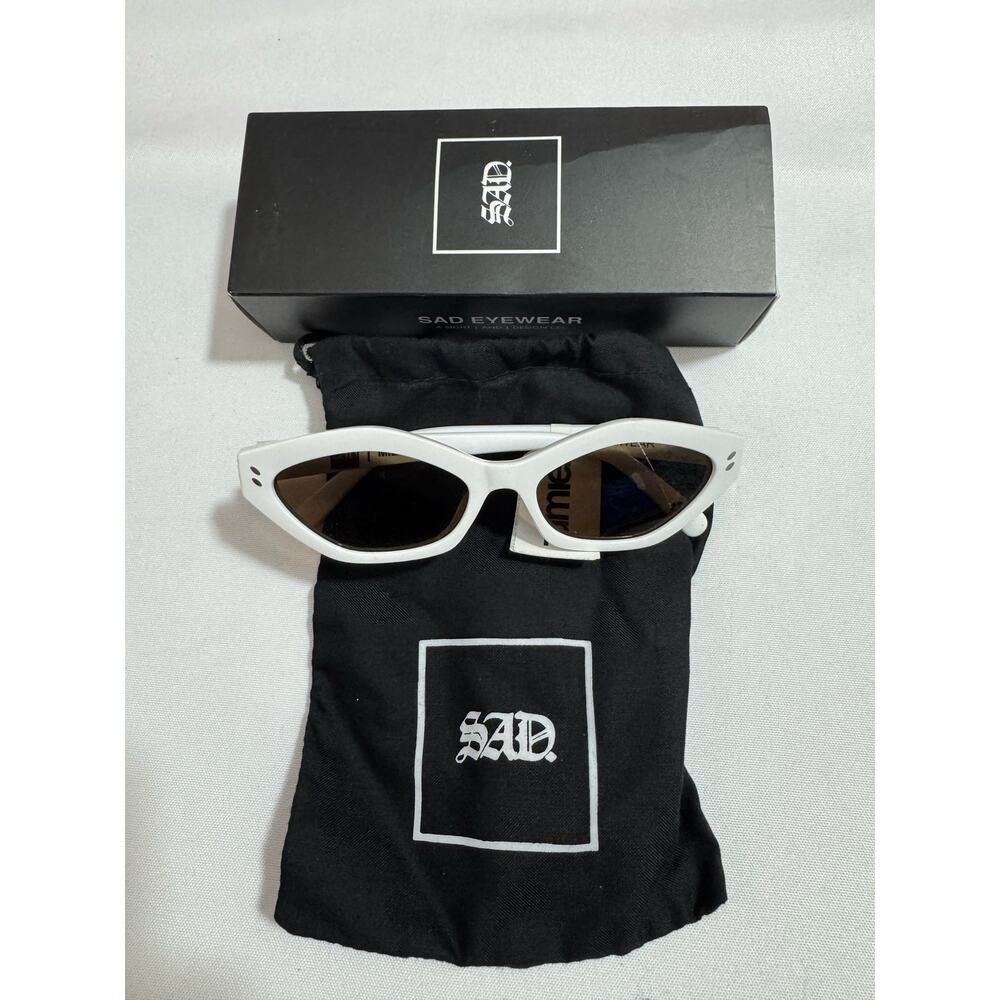 SAD MILK WHITE SUNGLASSES ZUMIEZ WOMEN'S